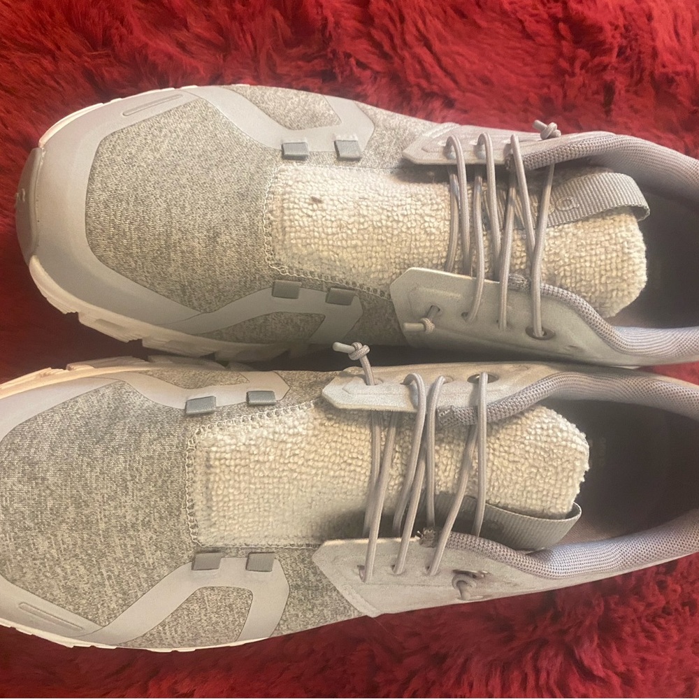On Clouds Women's Gray and White Athletic Shoes - Picture 6 of 10